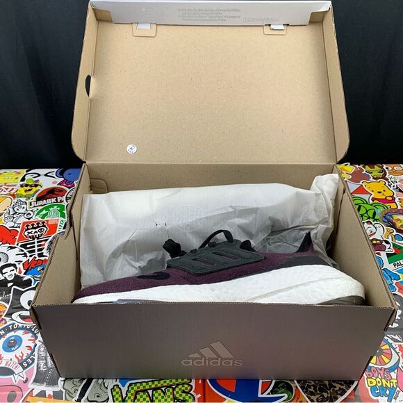 Adidas Ultraboost 22 Shadow Maroon Womens Various Sizes - Picture 12 of 13